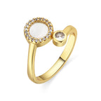 Anillo Yaran con madreperla blanca oro 18k