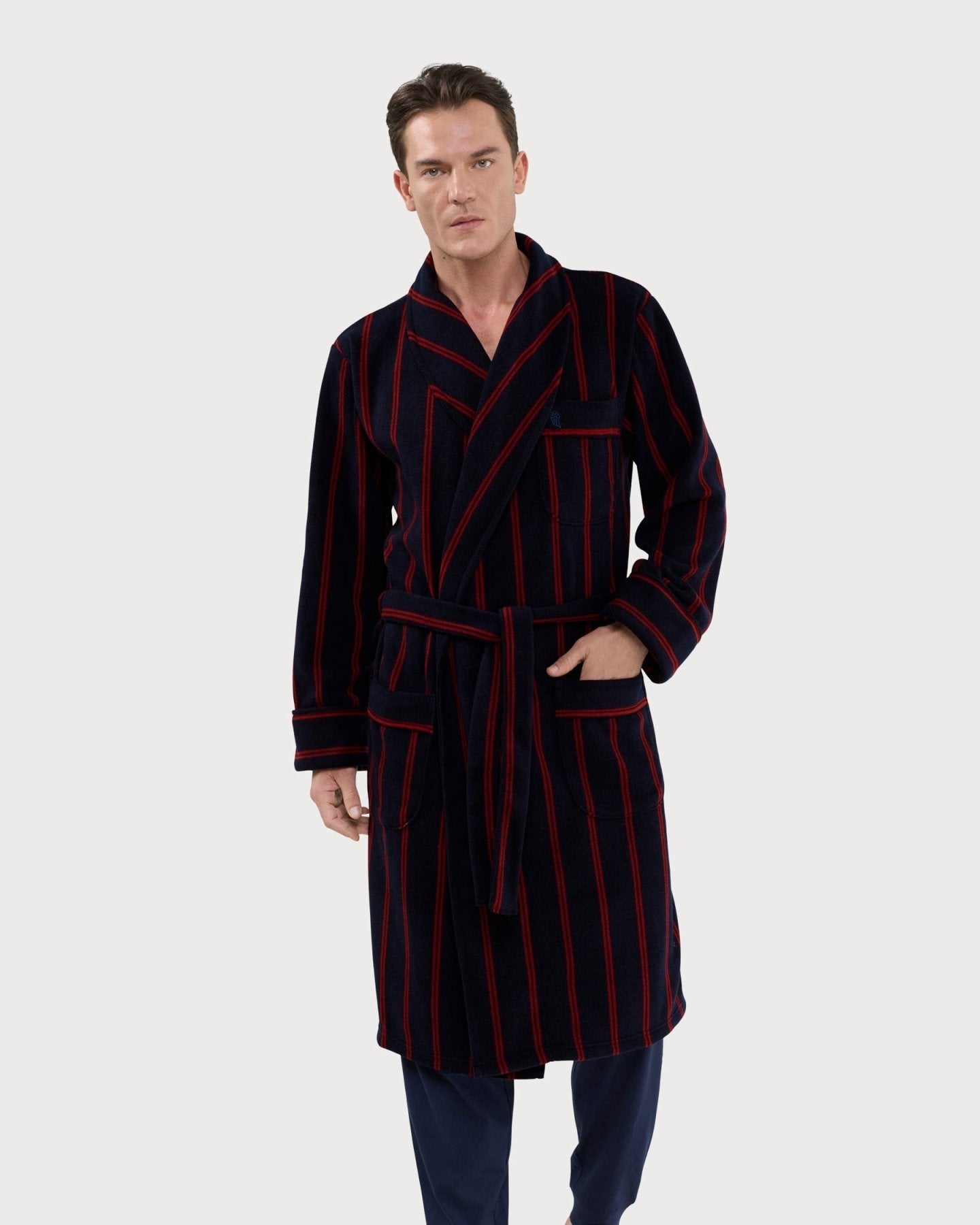 BATA HOMBRE DE FORRO POLAR RAYAS ROJAS