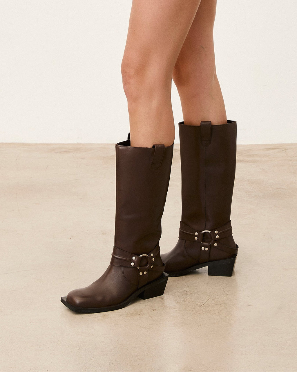 Bota caña alta color chocolate mujer