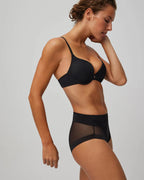 Braga alta Ysabel Mora disponible en negro nude y visón