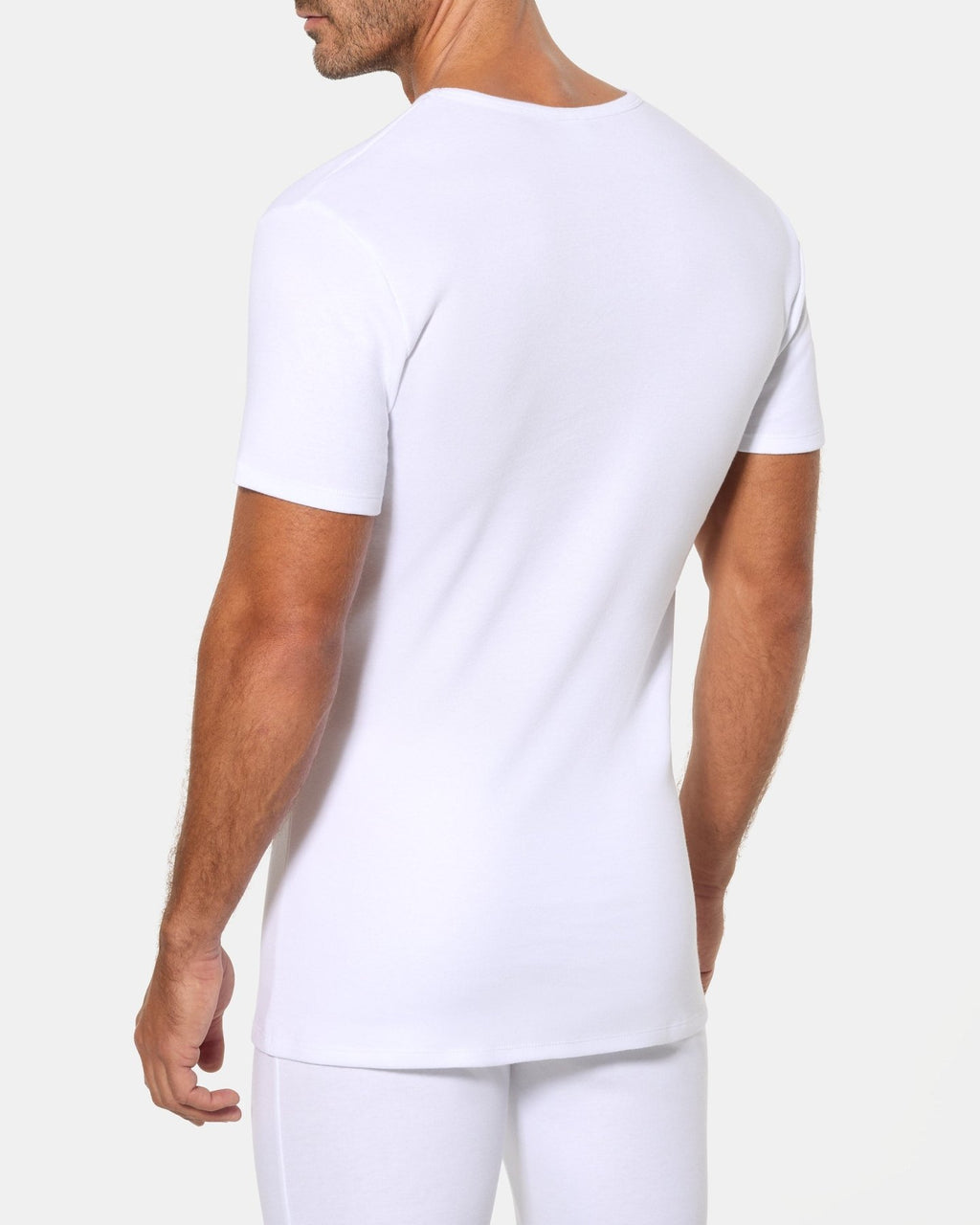 CAMISETA-INTERIOR-TERMICA-CUELLO-EN_V_-ABANDERADO-BLANCOESPALDA