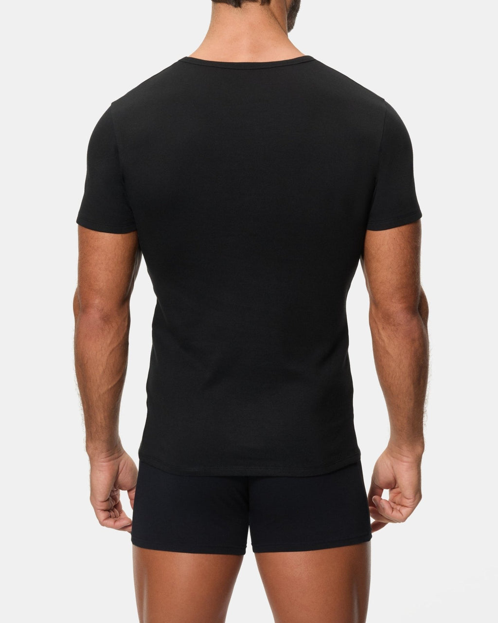 CAMISETA-INTERIOR-TERMICA-CUELLO-EN_V_-ABANDERADO-NEGROESPALDA