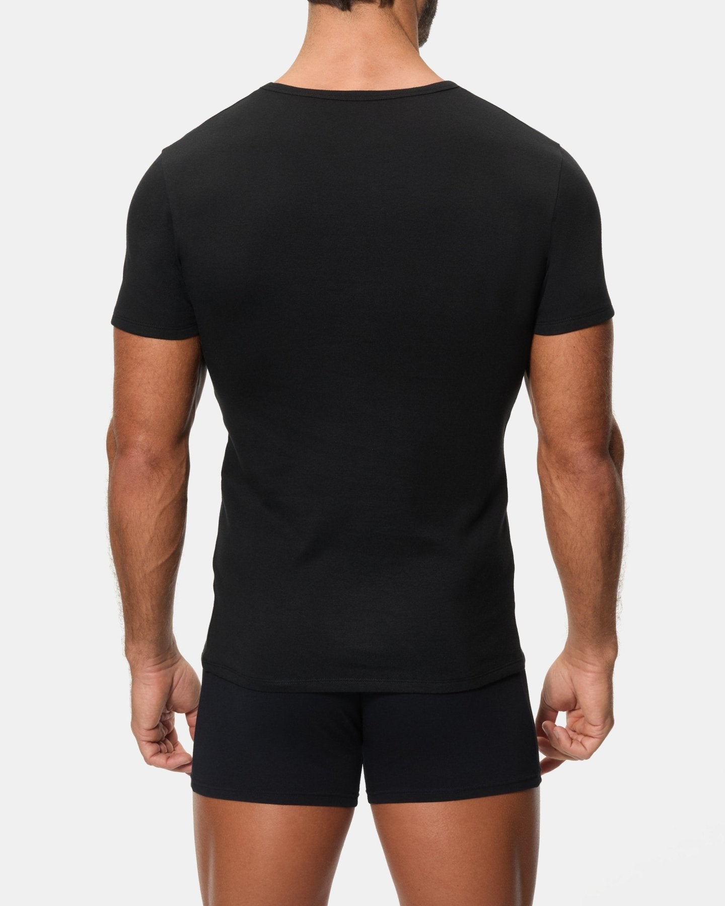 CAMISETA-INTERIOR-TERMICA-CUELLO-EN_V_-ABANDERADO-NEGROESPALDA