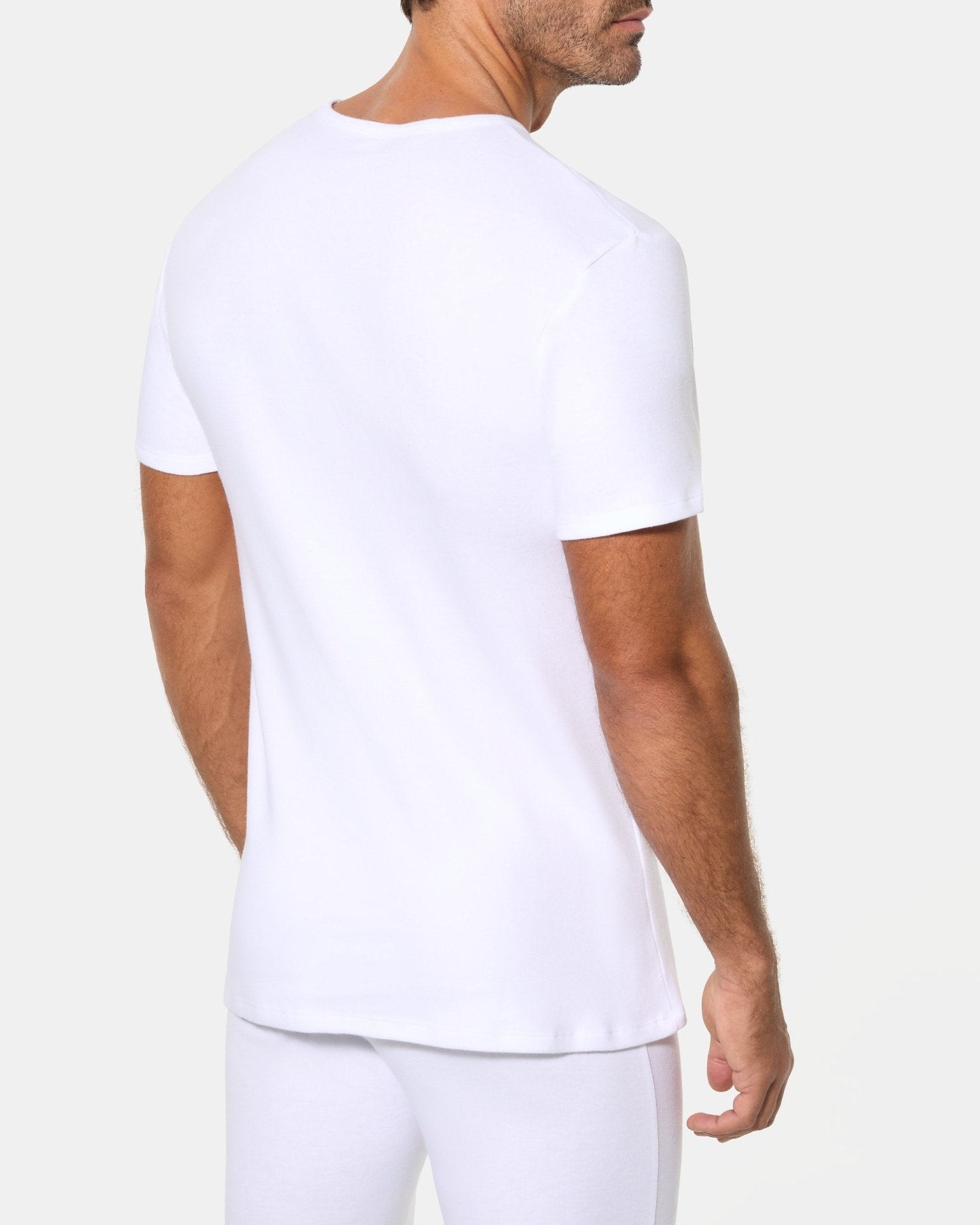 CAMISETA-INTERIOR-TERMICA-CUELLO-REDONDO-ABANDERADO-Blanco-espalda