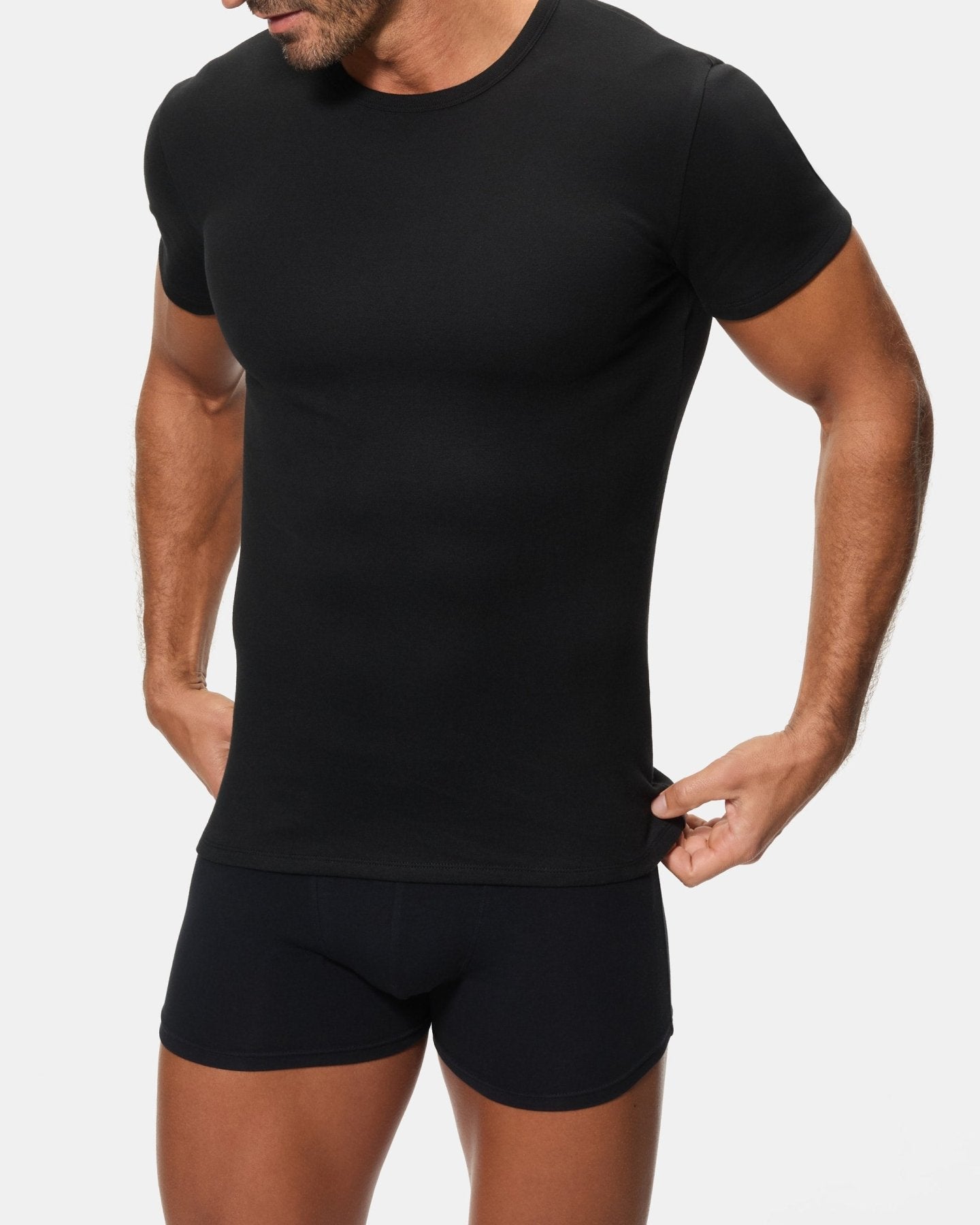 CAMISETA-INTERIOR-TERMICA-CUELLO-REDONDO-ABANDERADO-Negro