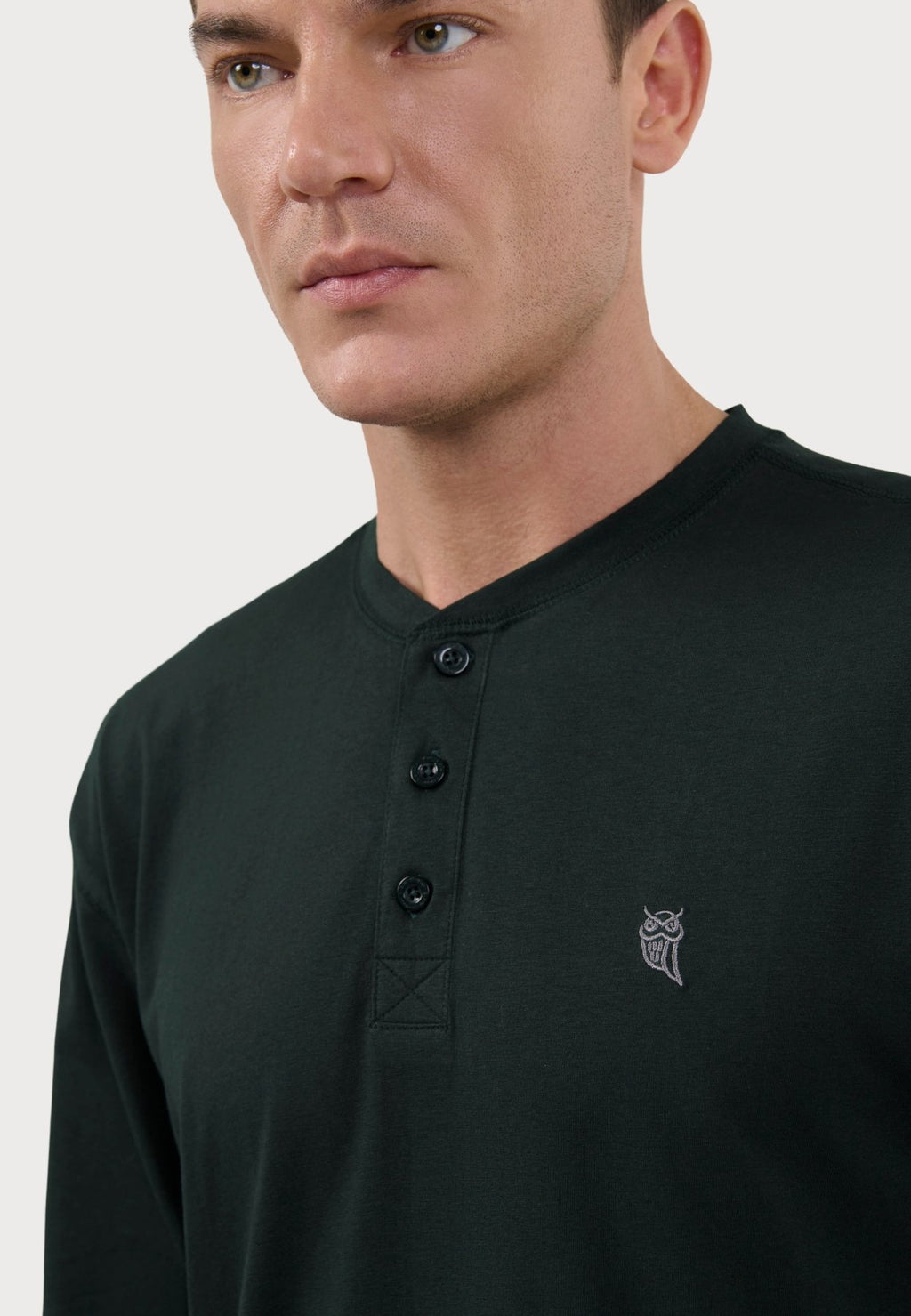 CAMISETA PIJAMA HOMBRE MANGA LARGA ALGODÓN VERDE – DETALLES