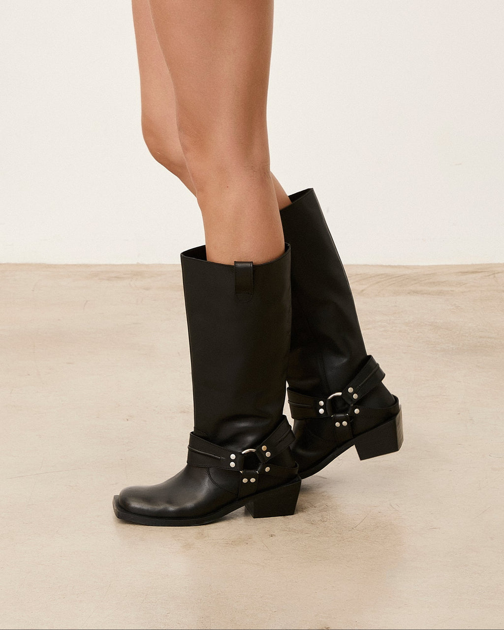 Calzado biker femenino negro