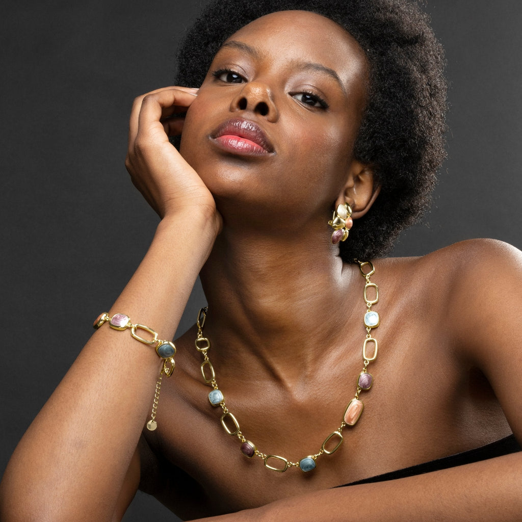 Collar de inspiración africana