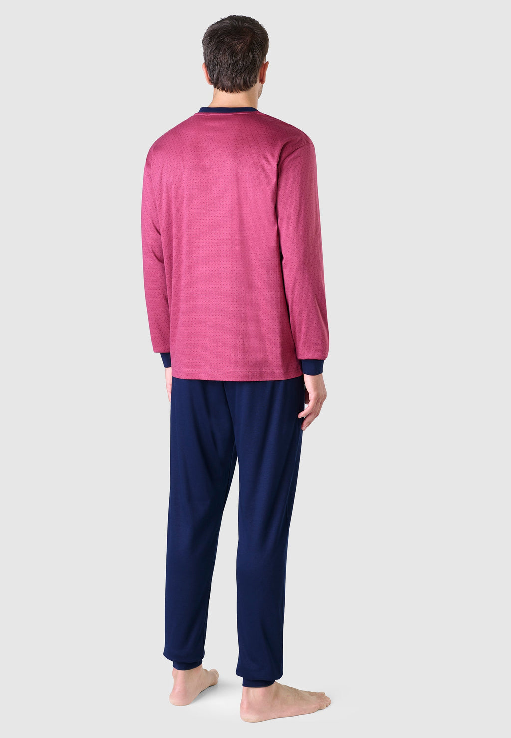 Conjunto de pijama premium para hombre con corte holgado y diseño clásico