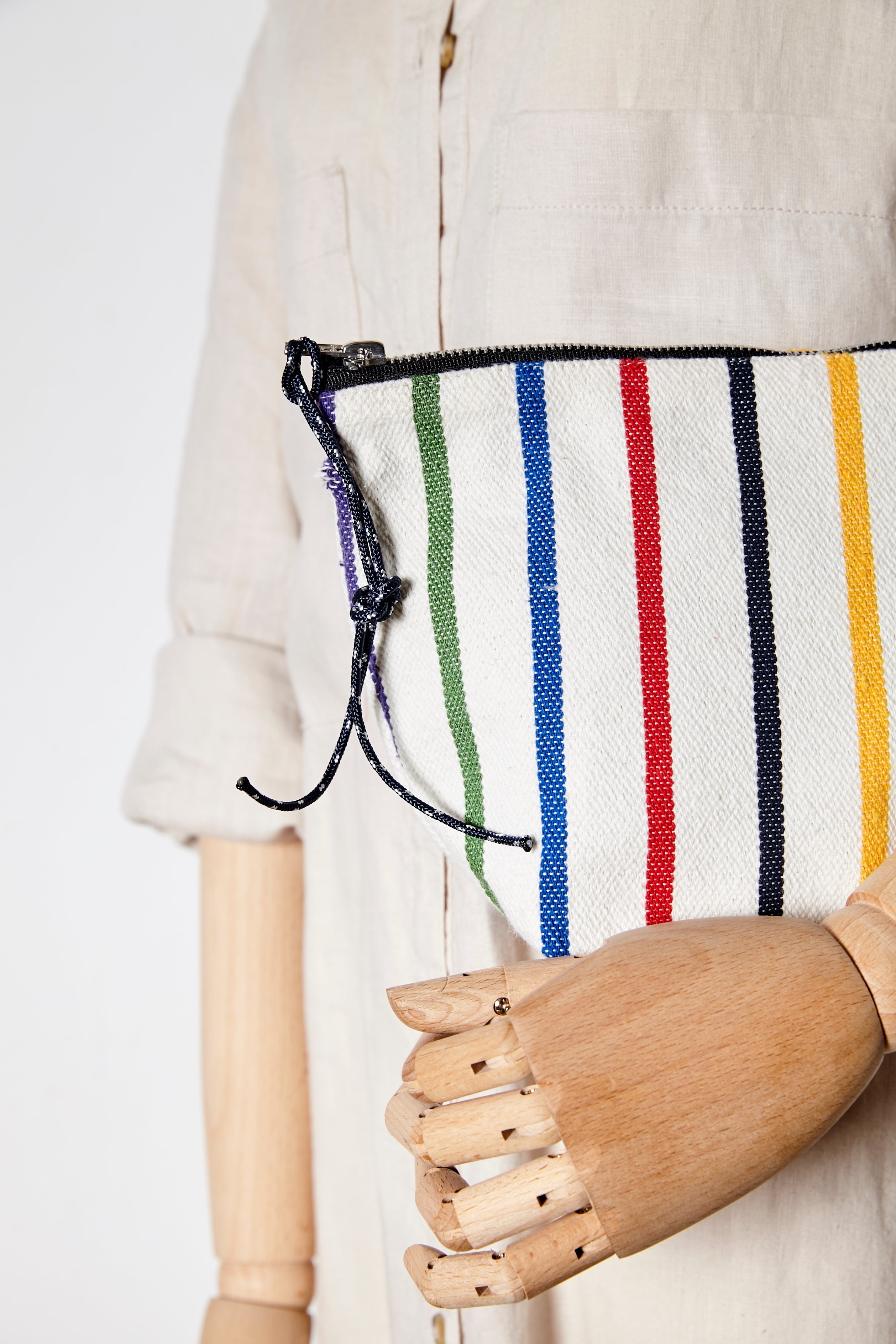 Estuche tejido canario de colores