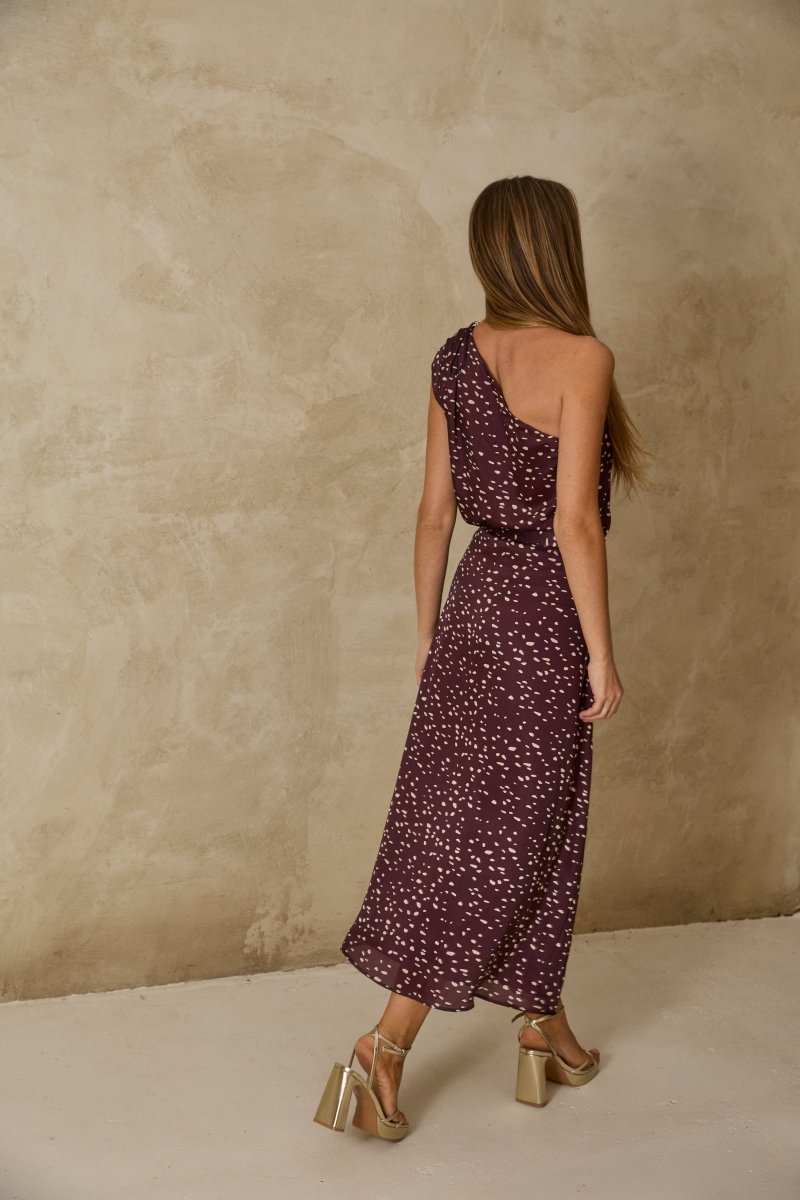 Falda midi elegante con vuelo
