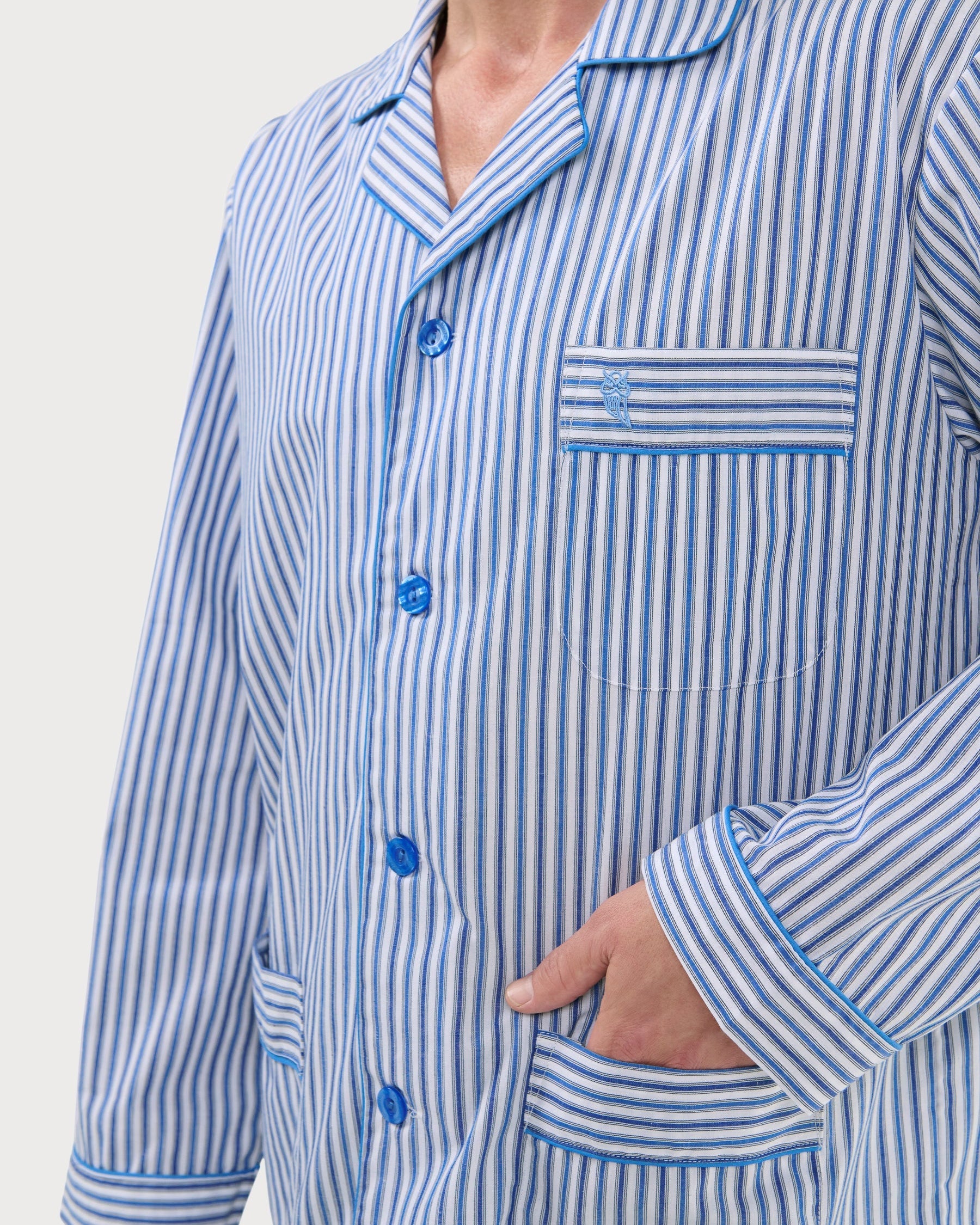 Pijama de hombre con chaqueta de solapa y pantalón largo a juego