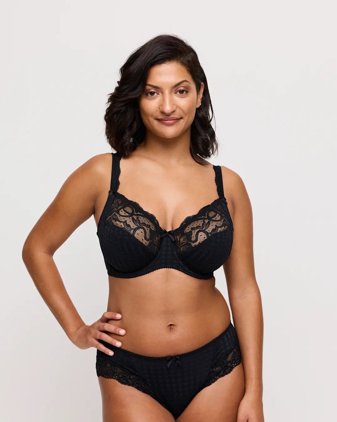 SUJETADOR-DE-ENCAJE-CON-ARO_MADISON_PRIMADONNA-NEGRO