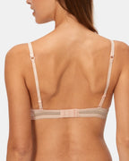 SUJETADOR-DIM-INVISIFREE-BEIGE-ESPALDA