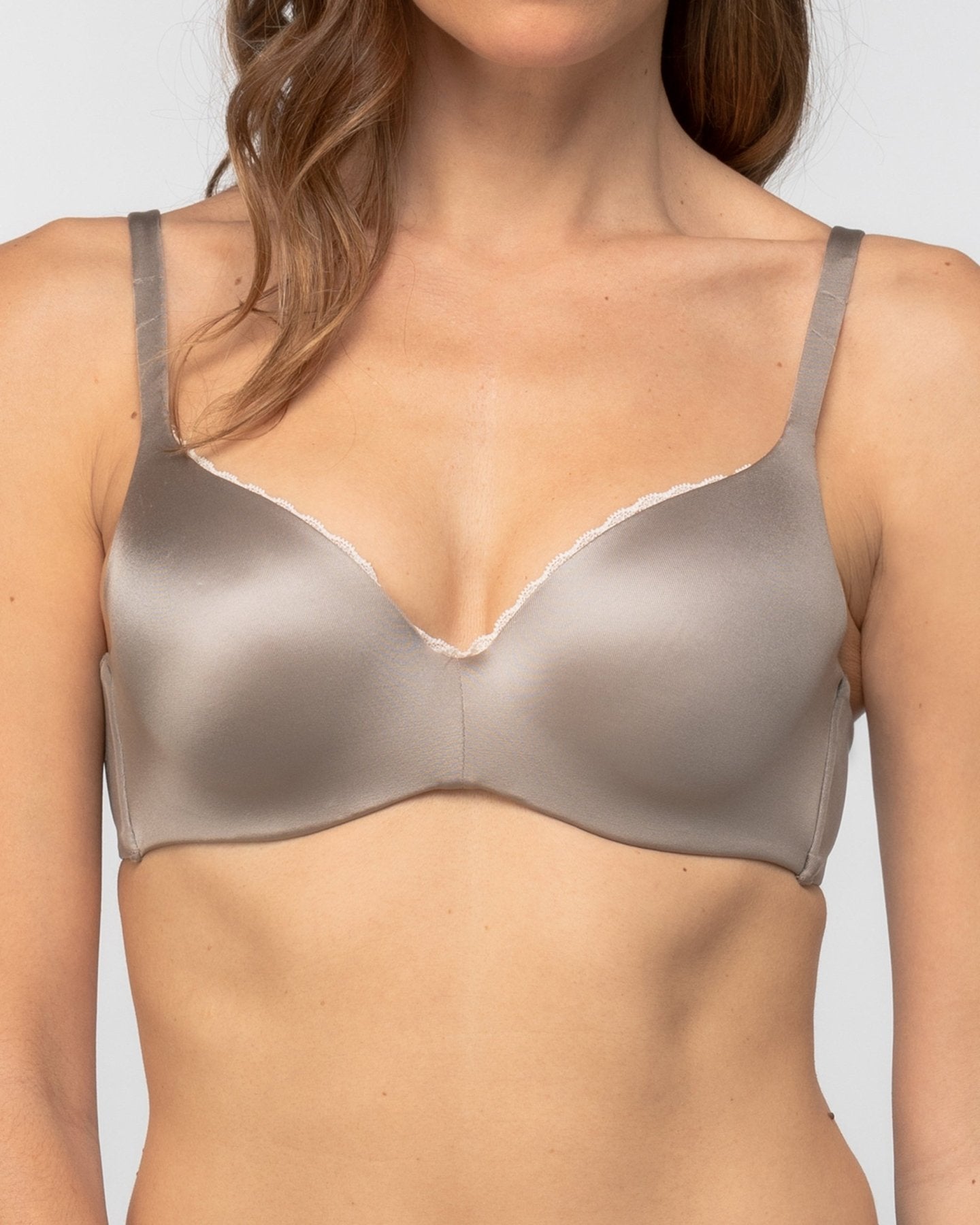 SUJETADOR-PLAYTEX-INVISIBILIDAD24H-GRIS