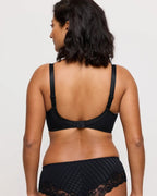 SUJETADORDEENCAJECOSUJETADOR-DE-ENCAJE-CON-ARO_MADISON_PRIMADONNA-NEGRO_ESPALDANARO_MADISON_-PRIMADONNA-NEGRO-ESPALDA