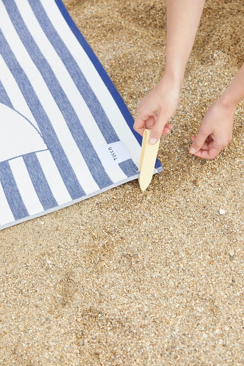 toalla conectable playaToalla playa con pinzas anti-viento