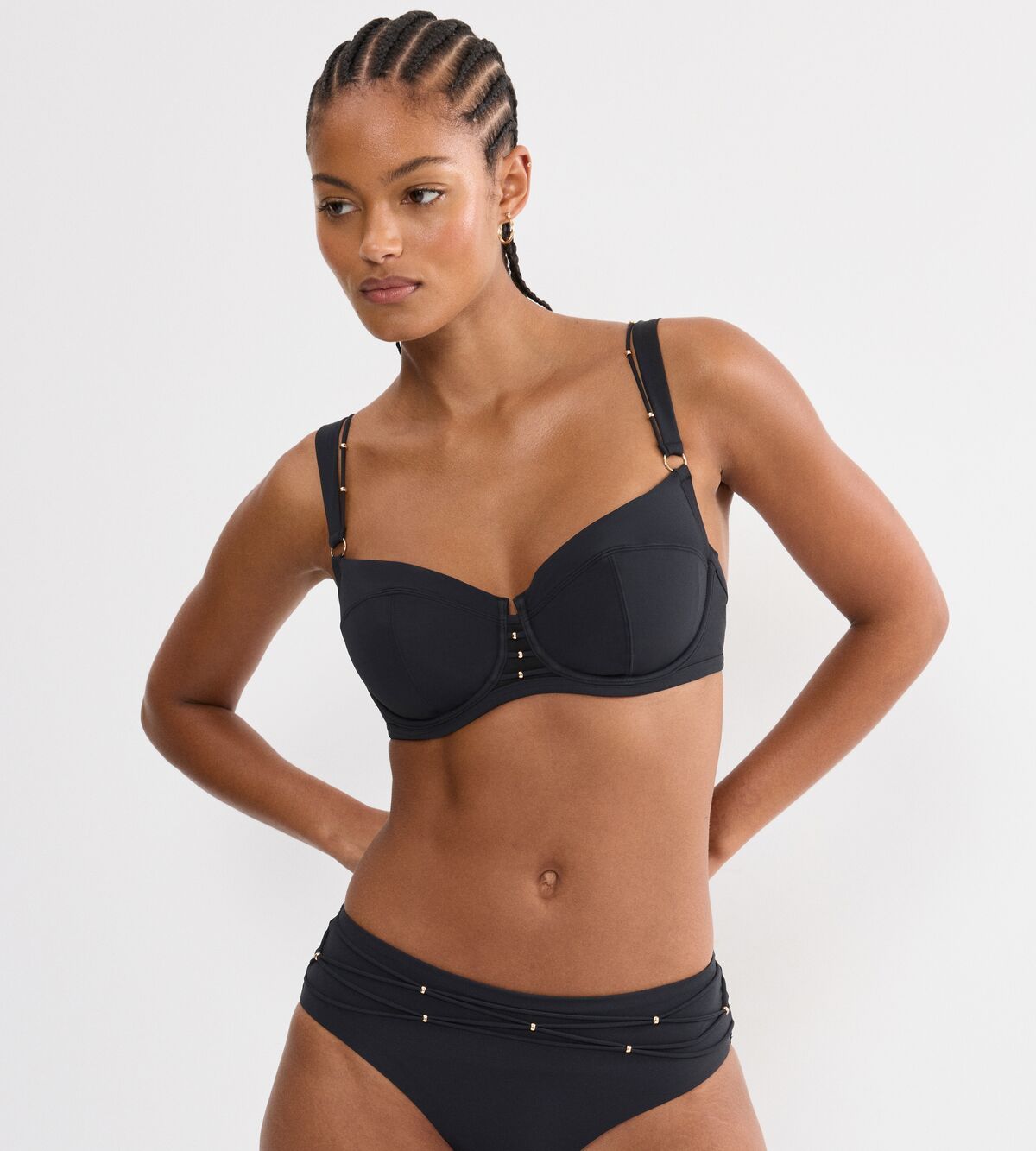 Top bikini con aros Triumph Palina Love By The Sea negro