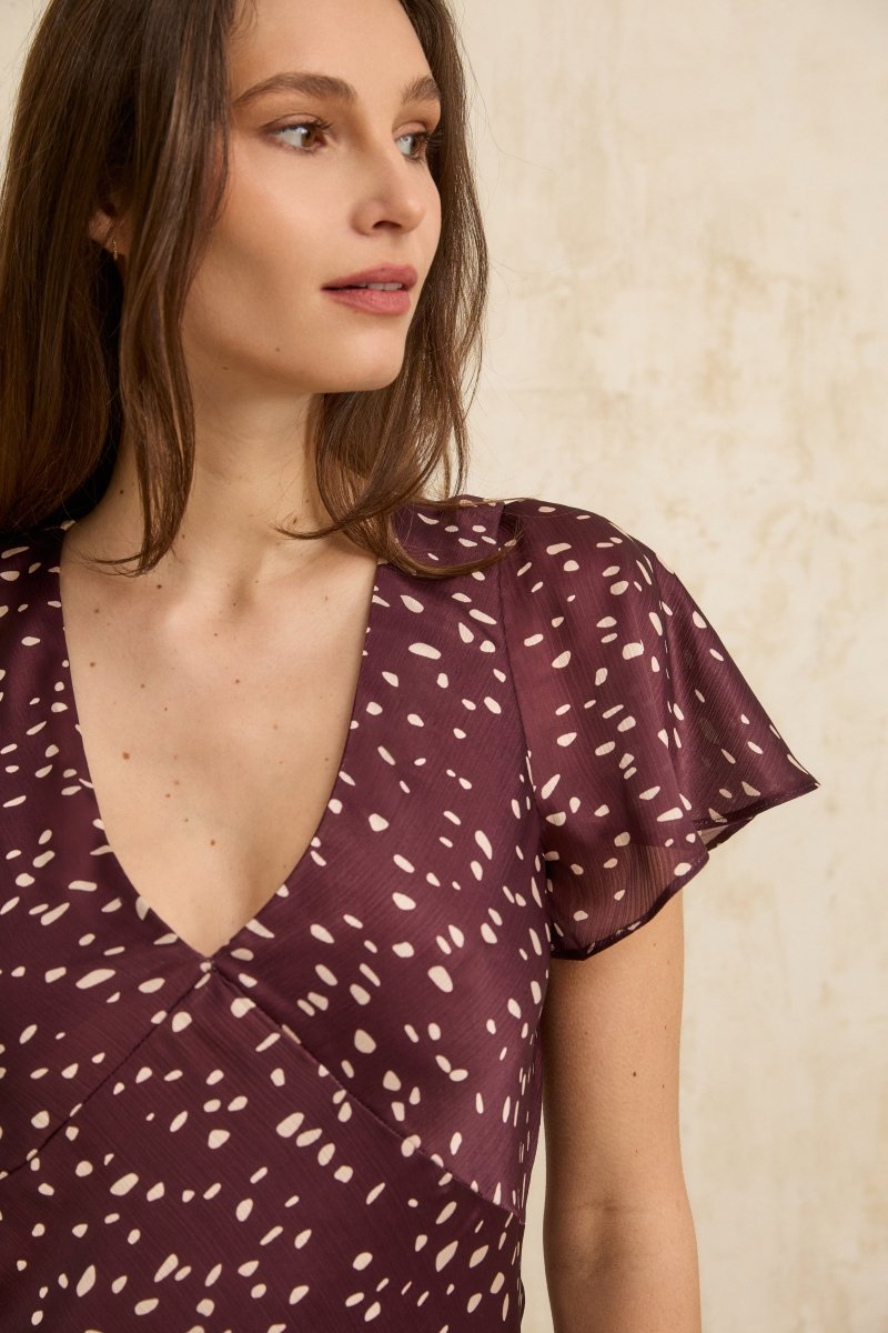 Vestido estampado moteado berenjena