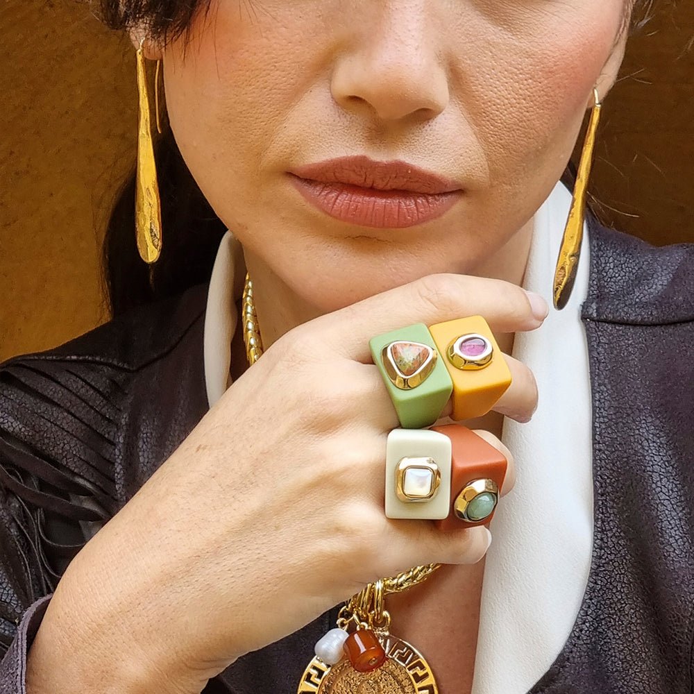 anillo-grande-color-verde-pistacho-con-unakita-anillo